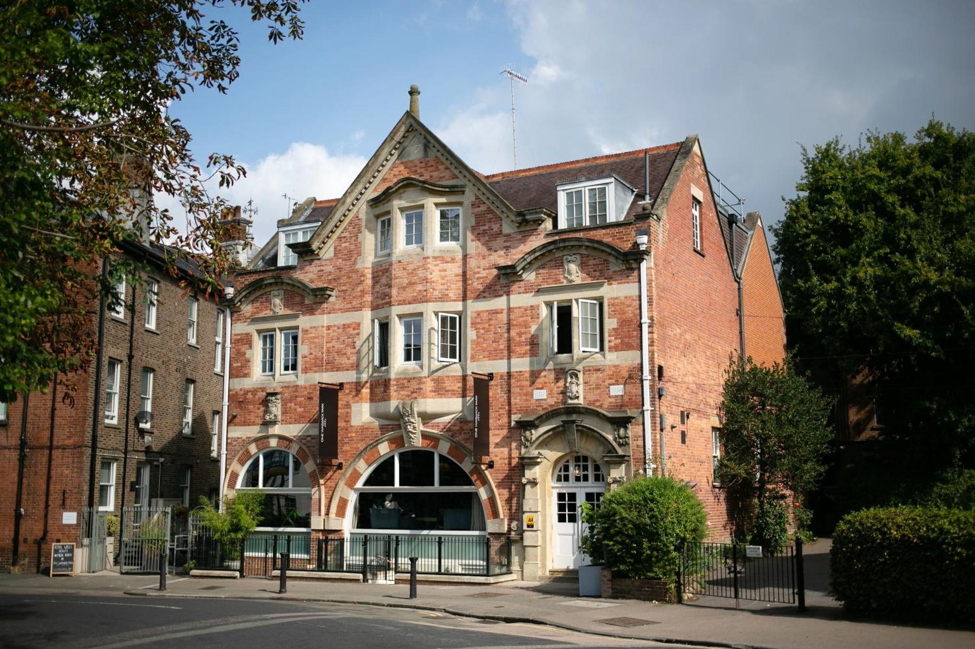 One Warwick Park Hotel Роял Тънбридж Уелс Екстериор снимка